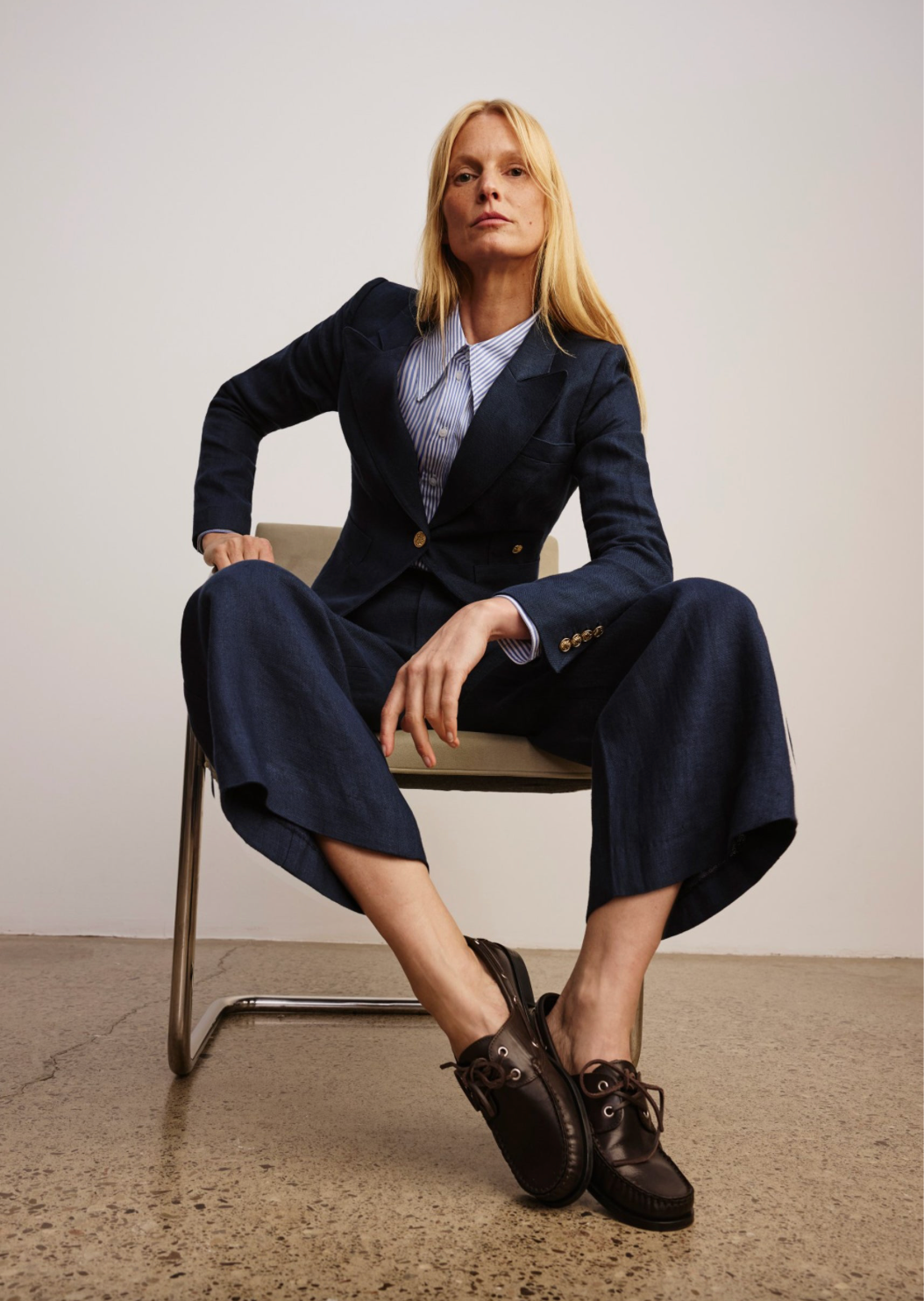 Linen Cropped Pleated Trouser