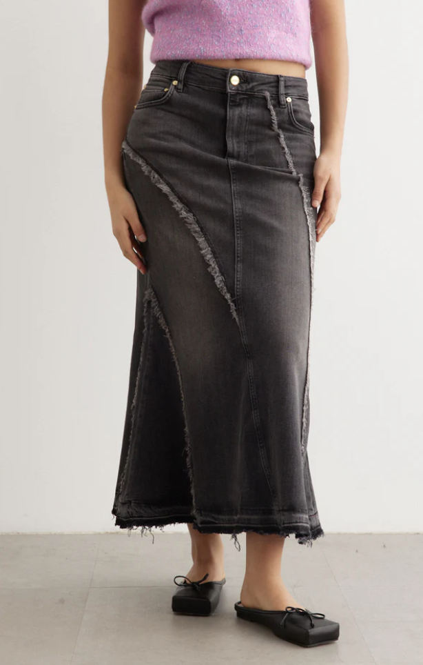 Tint Edge Denim Long Skirt