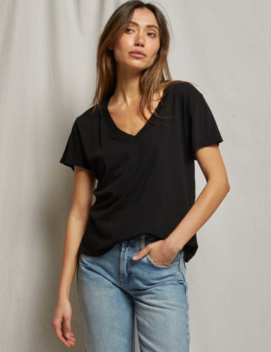 Hendrix Short Sleeve Boxy V-Neck