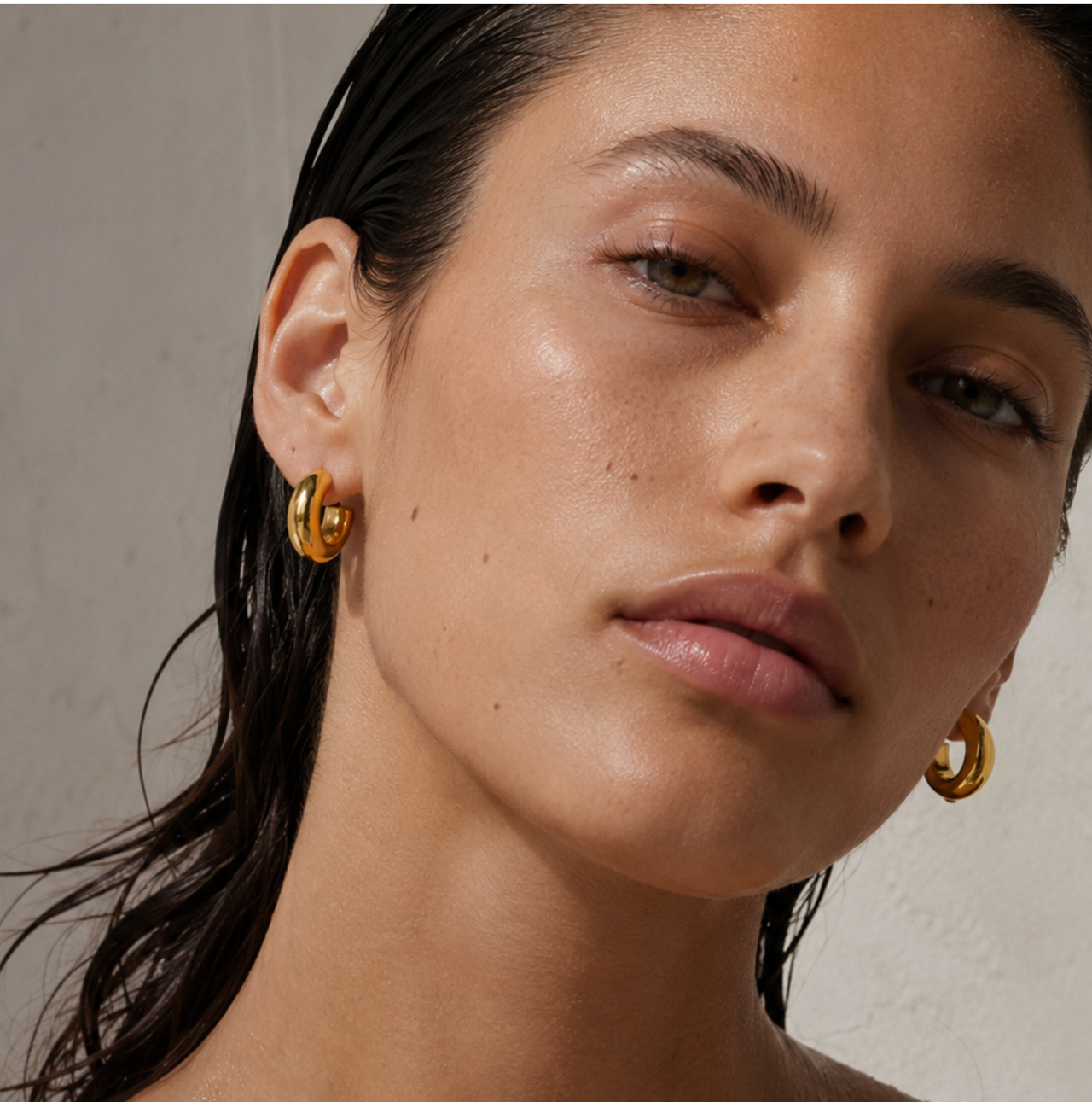 Cosa Mini Hoop Earring