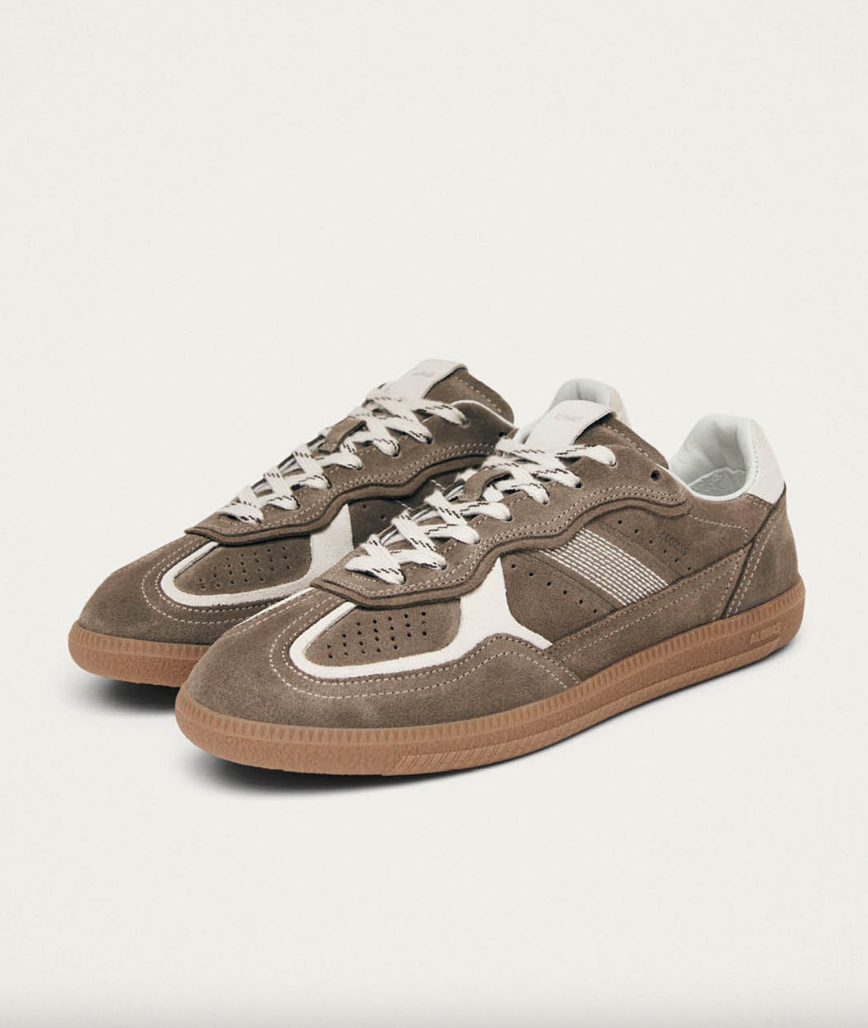 490 Rife Sneaker