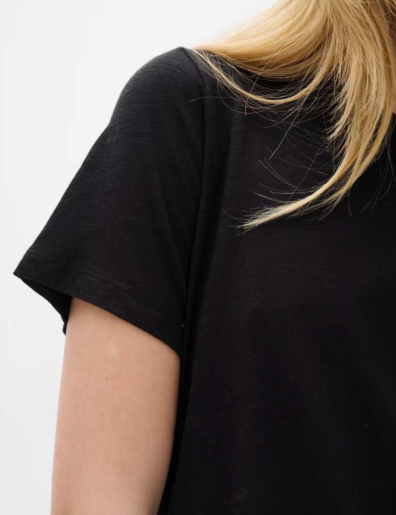 In Wear Alma T-Shirt Black