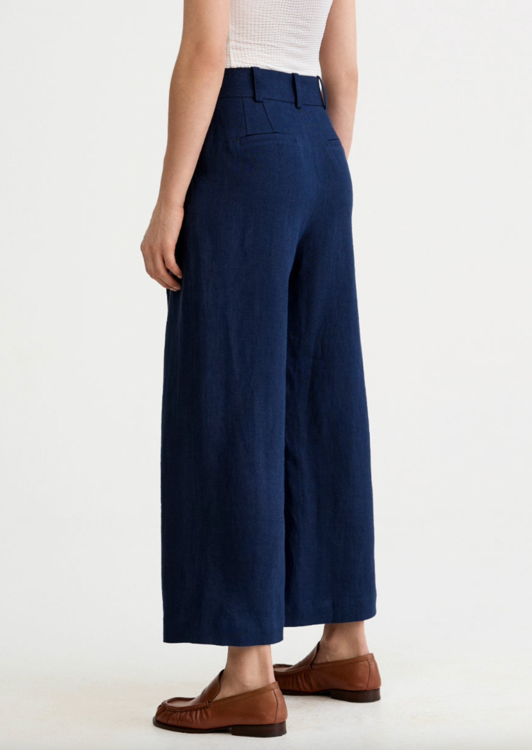 Linen Cropped Pleated Trouser