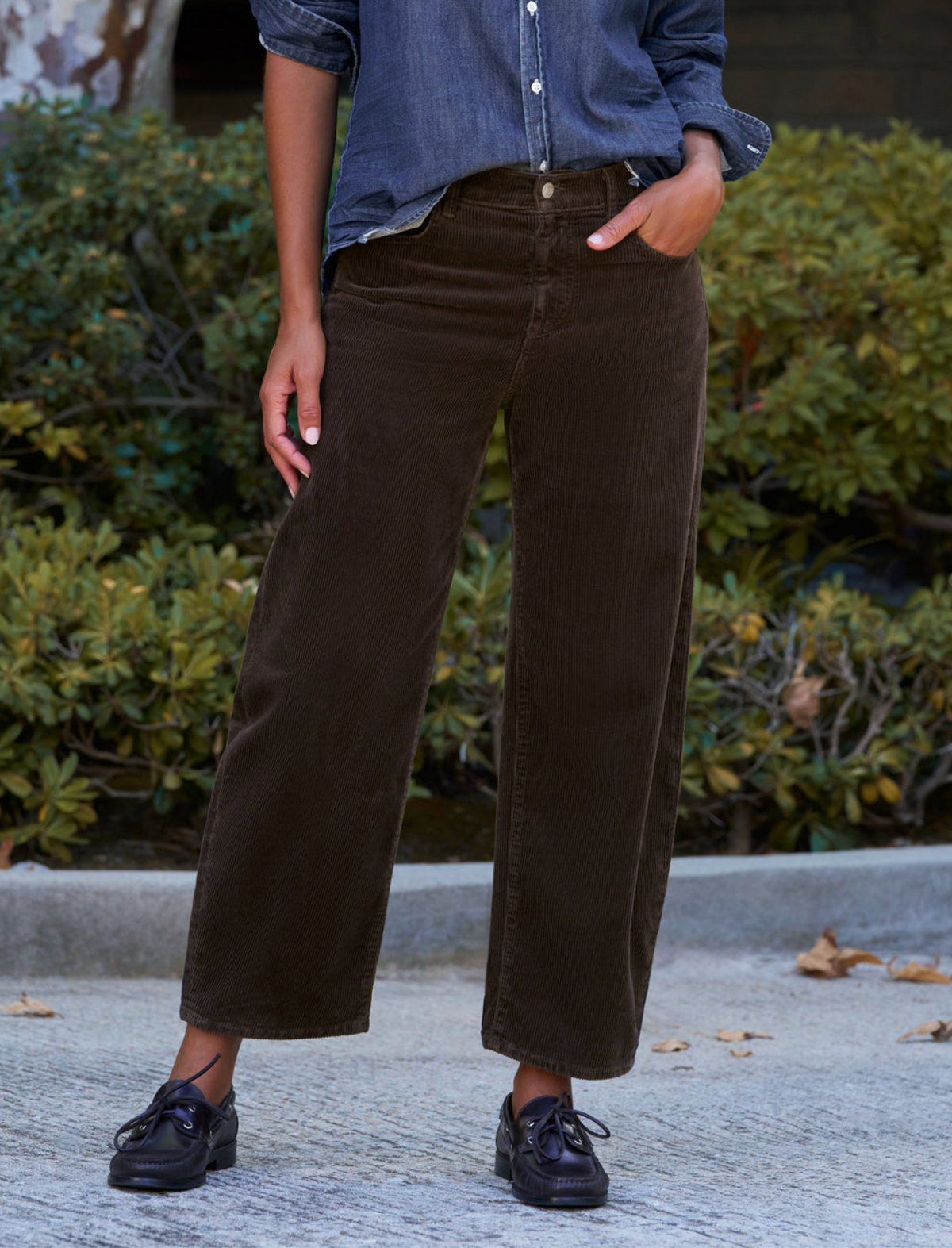 Brennan Barrel Leg Jean in Corduroy