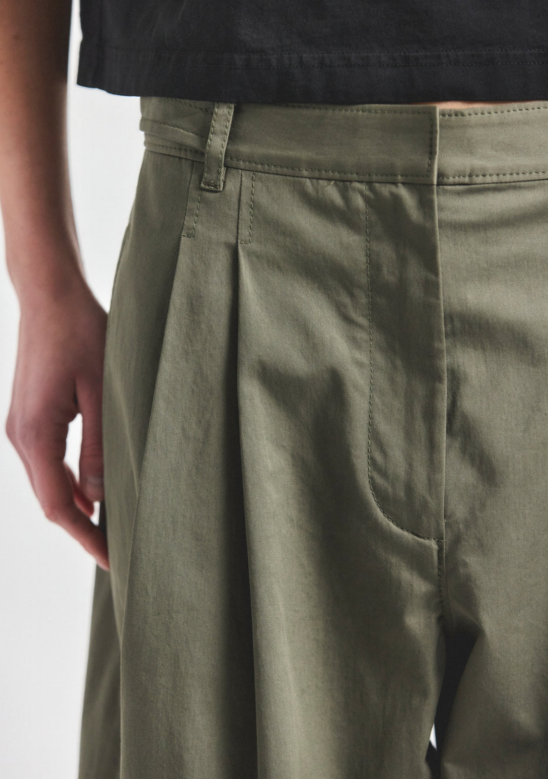 Asher Stretch Cotton Twill Pleated Trouser