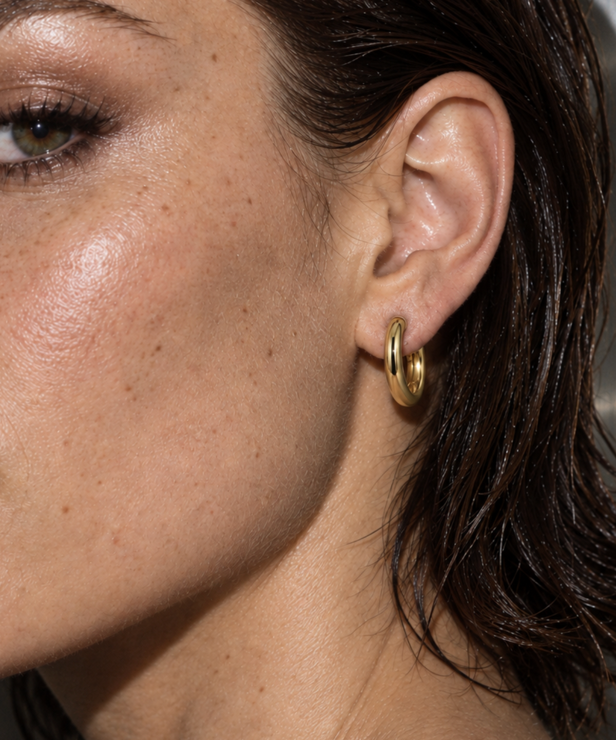 Flora Medium Hoop Earring
